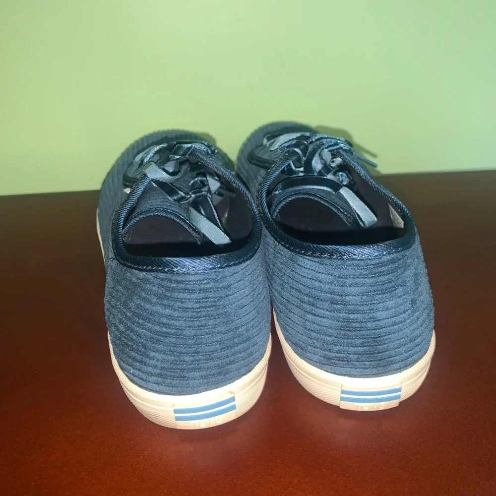 Tom's Teal Corduroy Comfort Sneakers Topanga Preppy Shoes Size 7.5 Velvet Blue